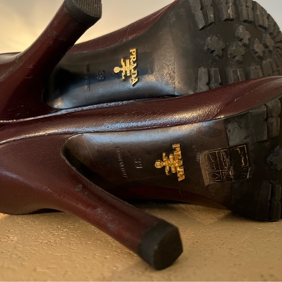 Prada authentic leather pumps - Picture 5 of 14